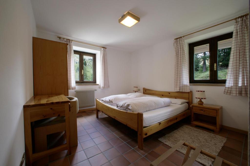 Apartments Gonzaga Canazei Kamer foto