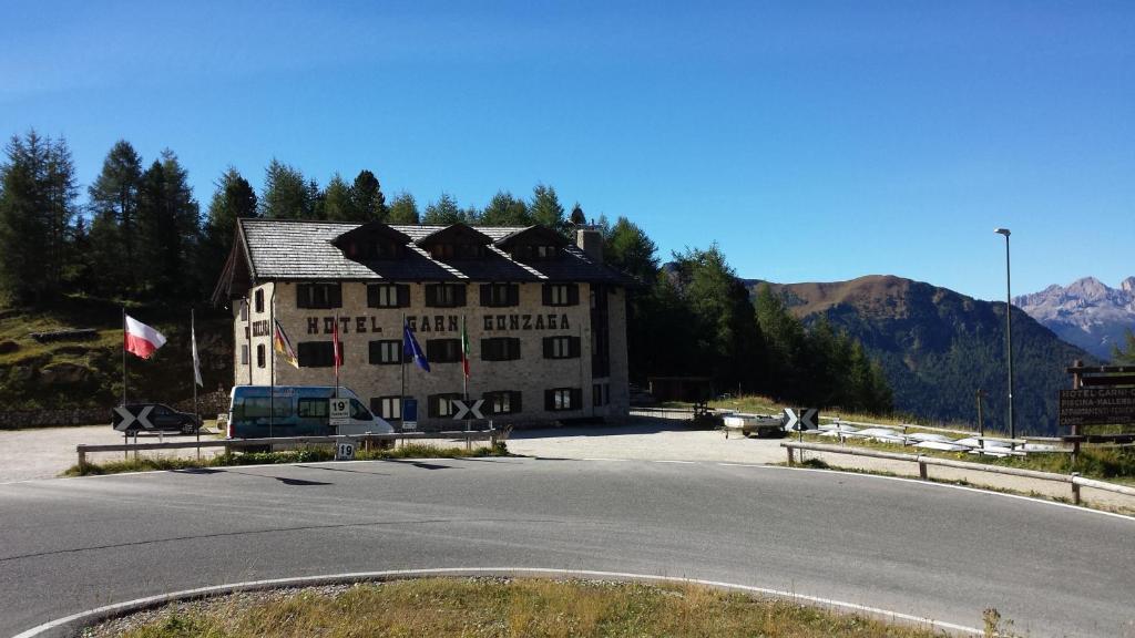 Apartments Gonzaga Canazei Buitenkant foto